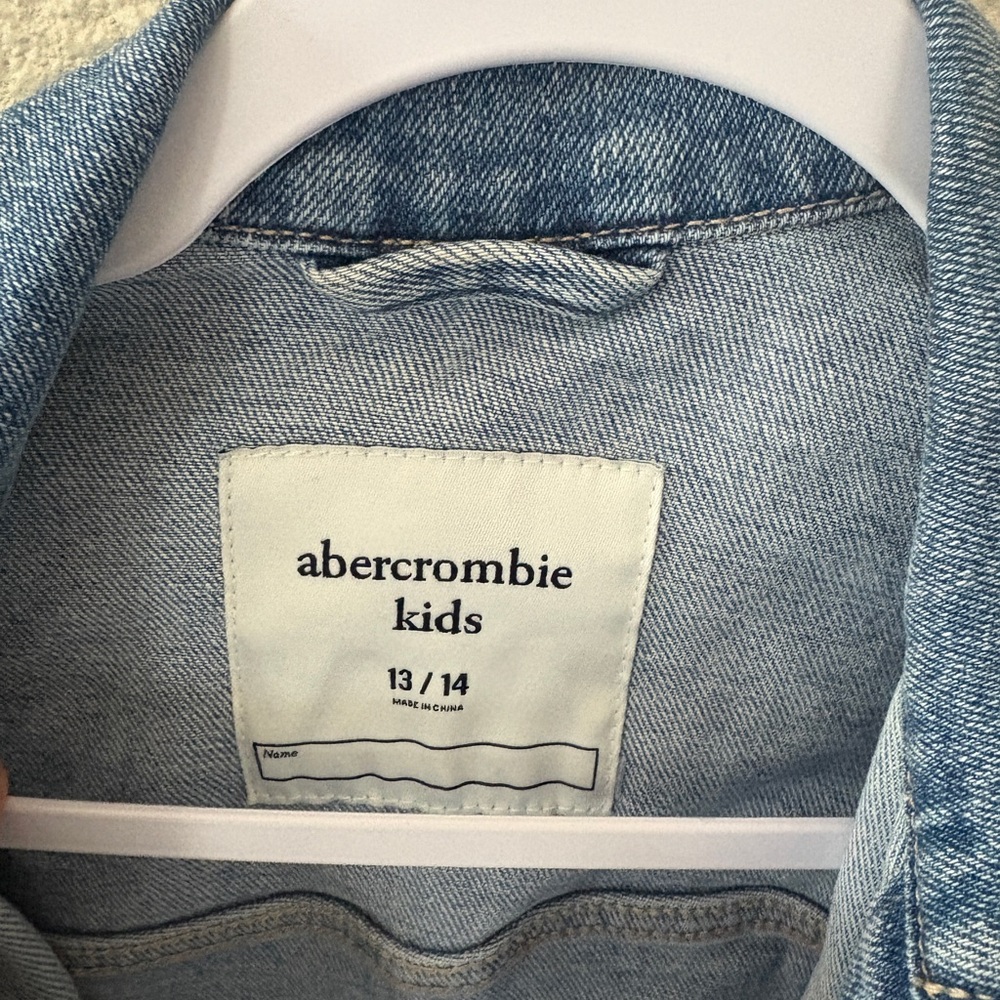Abercrombie Kids 13/14 Daisy Embroidered Denim Jacket - Picture 2 of 12